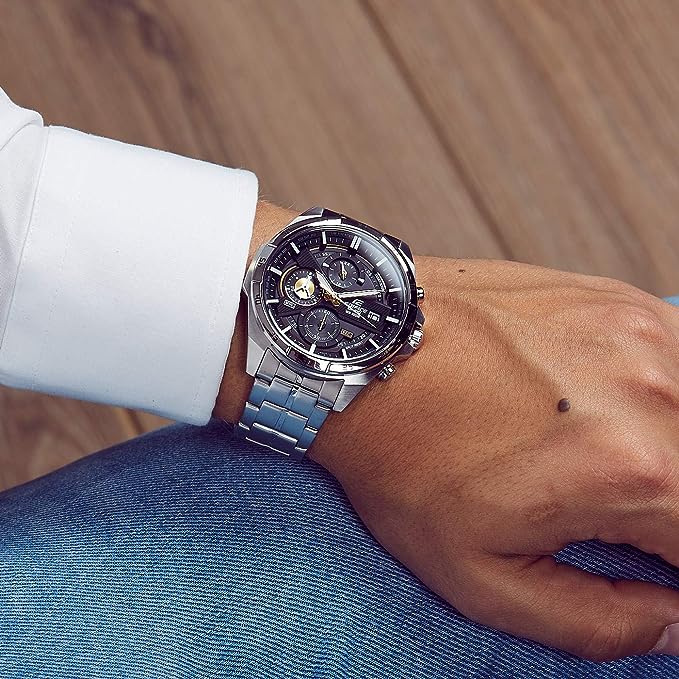 Casio EDIFICE Reloj en caja sólida, 10 BAR, Dorado/Negro, para Hombre, con Correa de Acero inoxidable, EFR-556D-1AVUEF
